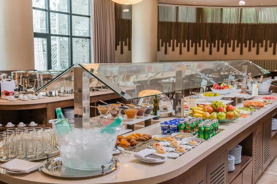 Wish Hotel Da Bahia Σαλβαντόρ Εξωτερικό φωτογραφία A buffet at a hotel